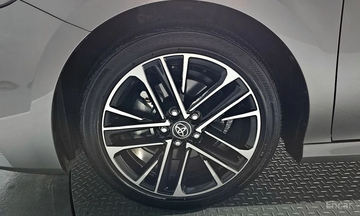 Фото 5 - Toyota Camry