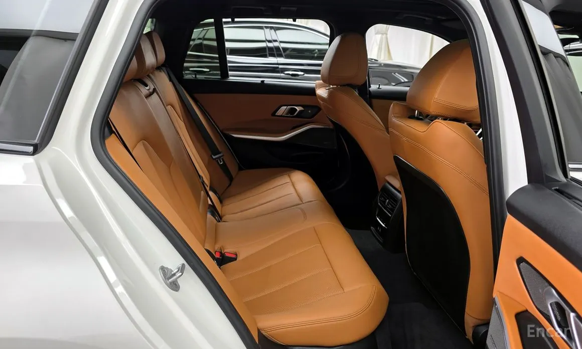 Photo 13 - BMW 3 Series