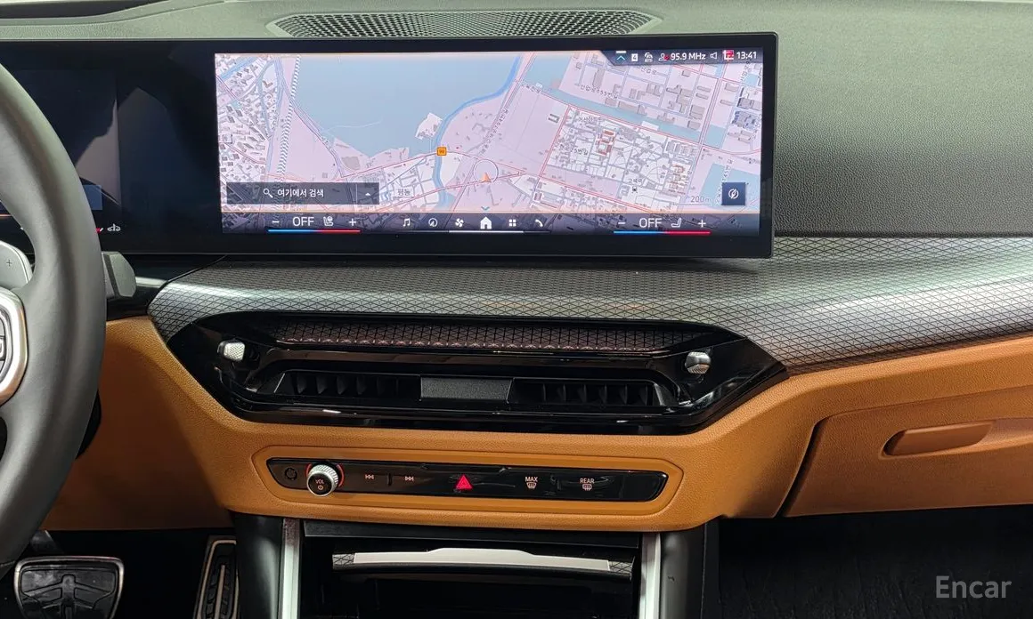 Photo 15 - BMW 3 Series