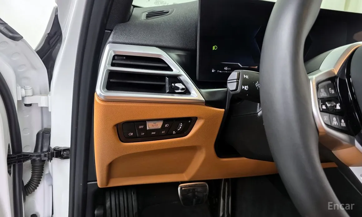 Photo 17 - BMW 3 Series