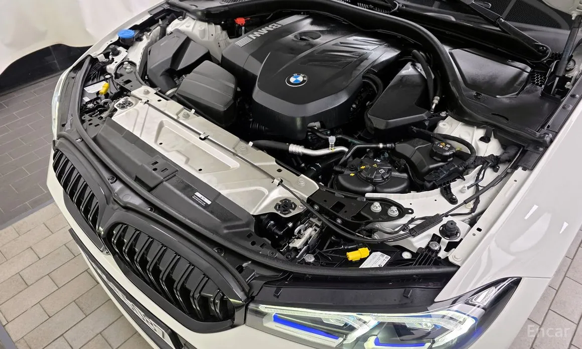 Photo 6 - BMW 3 Series