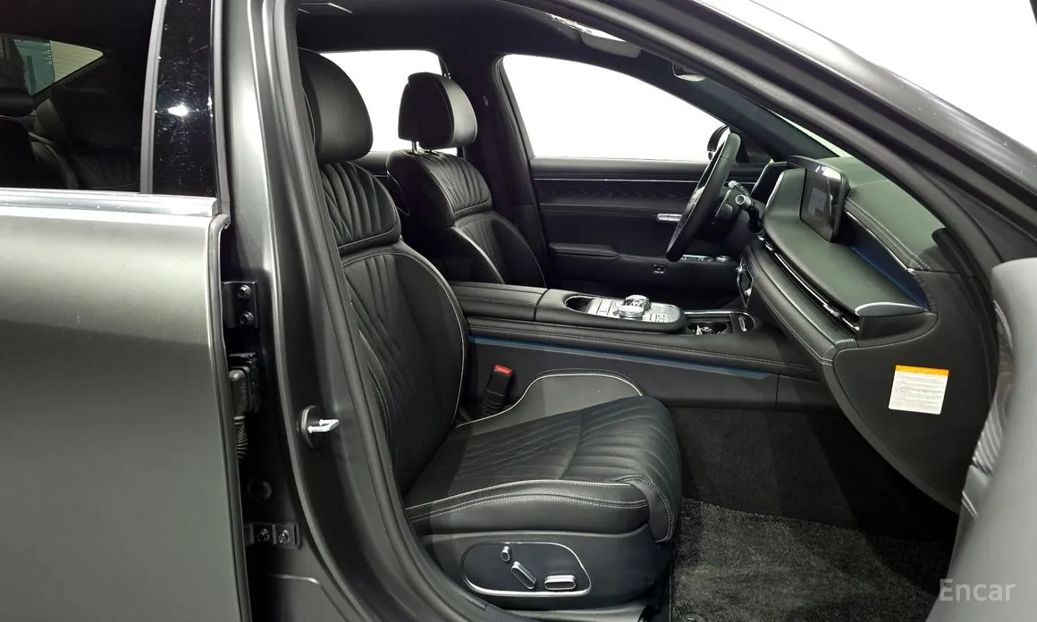 Photo 10 - Genesis G90