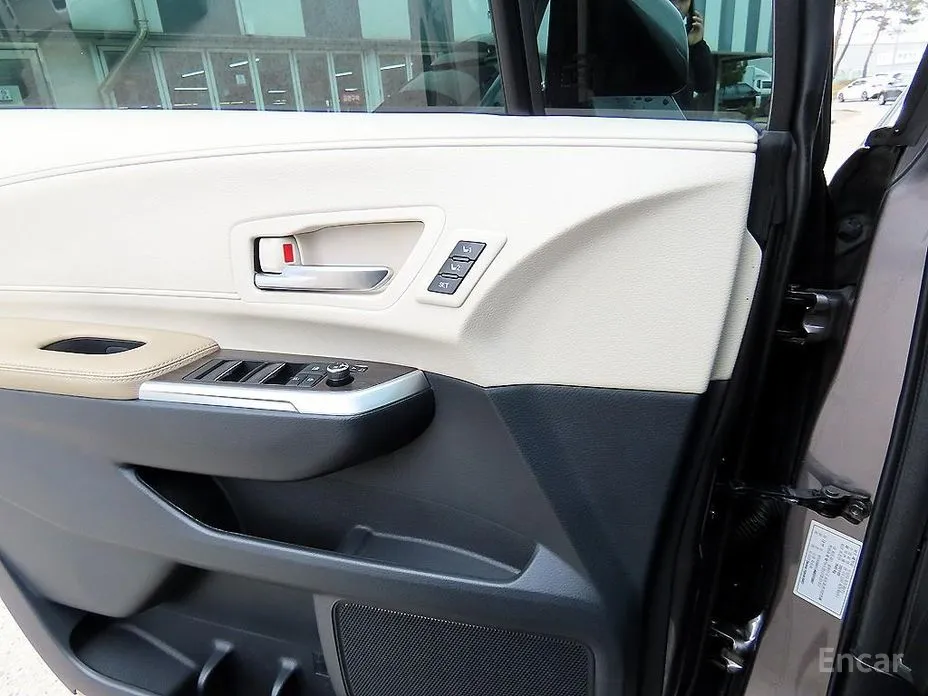 Фото 11 - Toyota Sienna