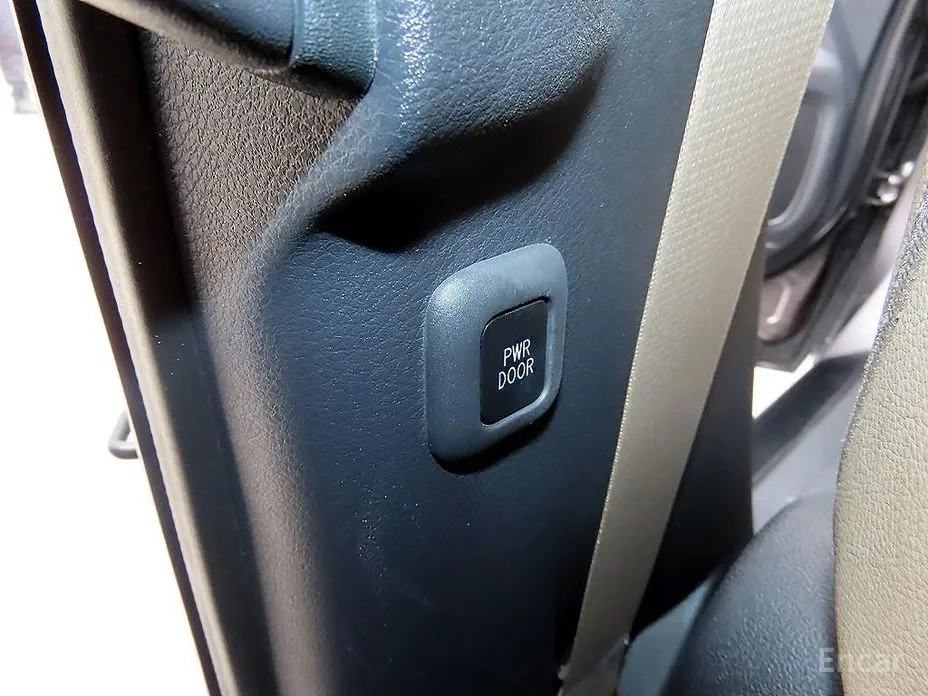 Фото 15 - Toyota Sienna