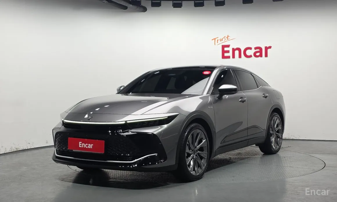 Фото 1 - Toyota Crown