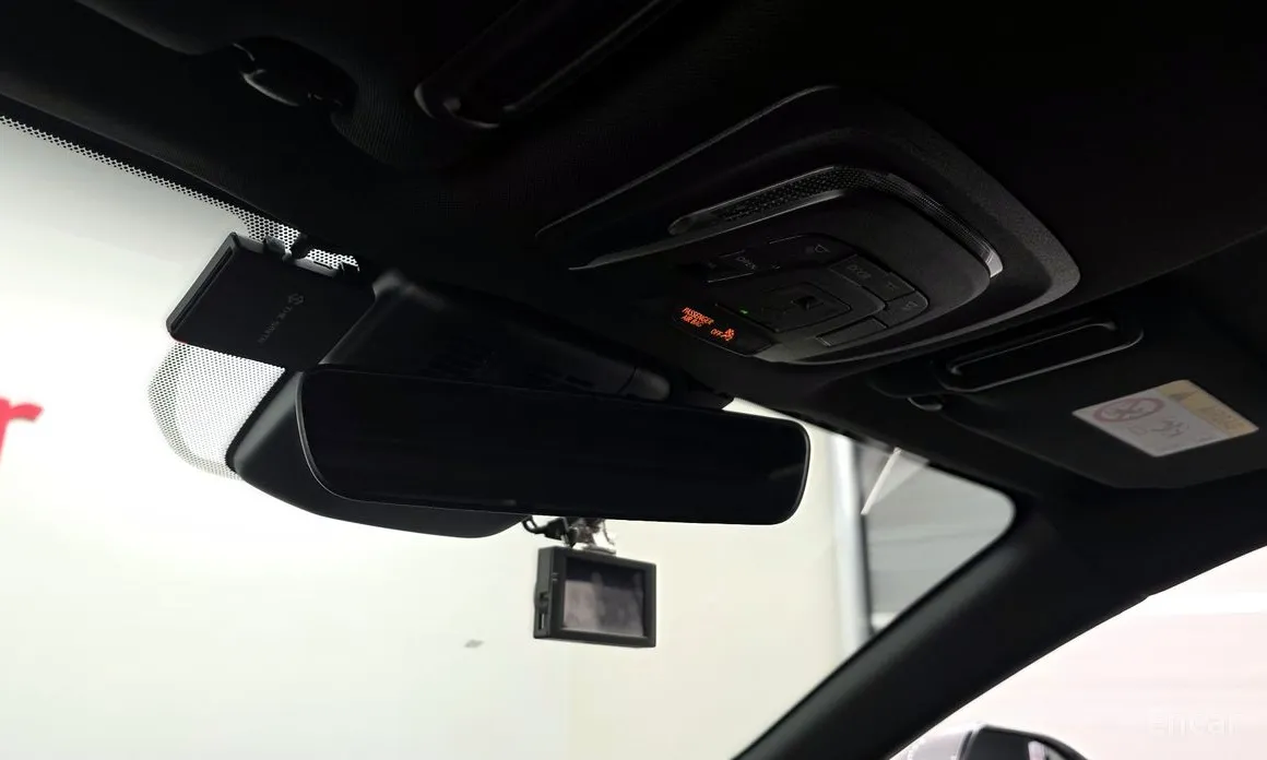 Фото 18 - Toyota Crown