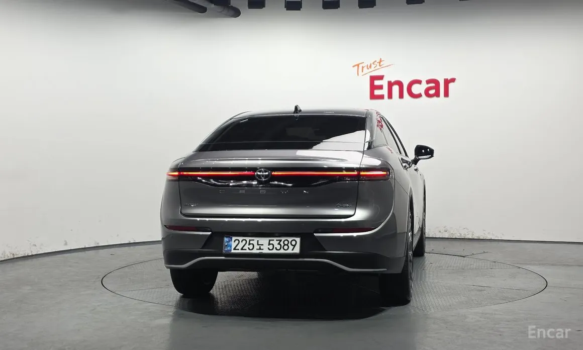 Фото 4 - Toyota Crown