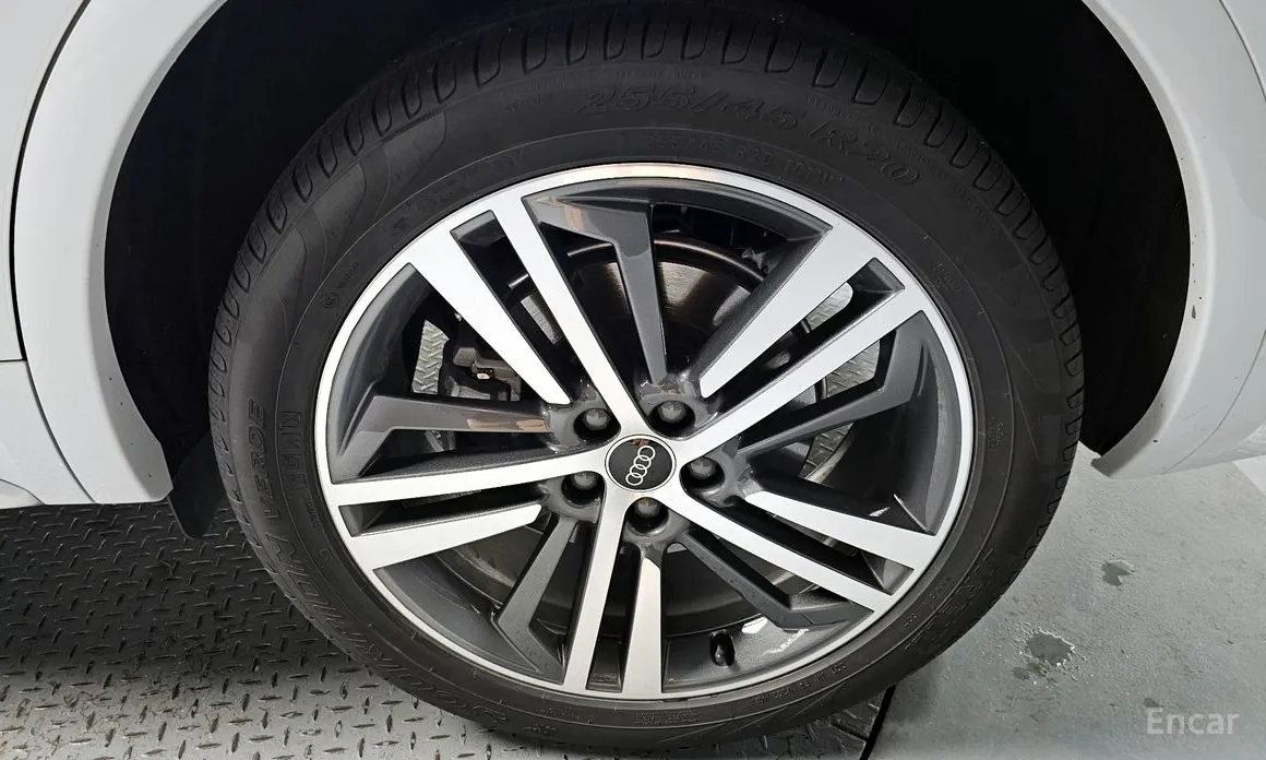 Фото 5 - Audi Q5