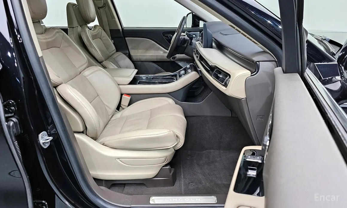 Фото 10 - Lincoln Aviator