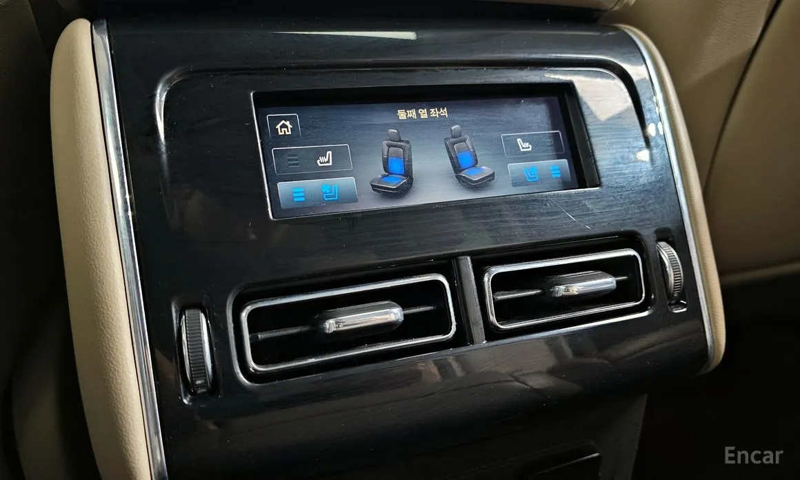 Фото 18 - Lincoln Aviator