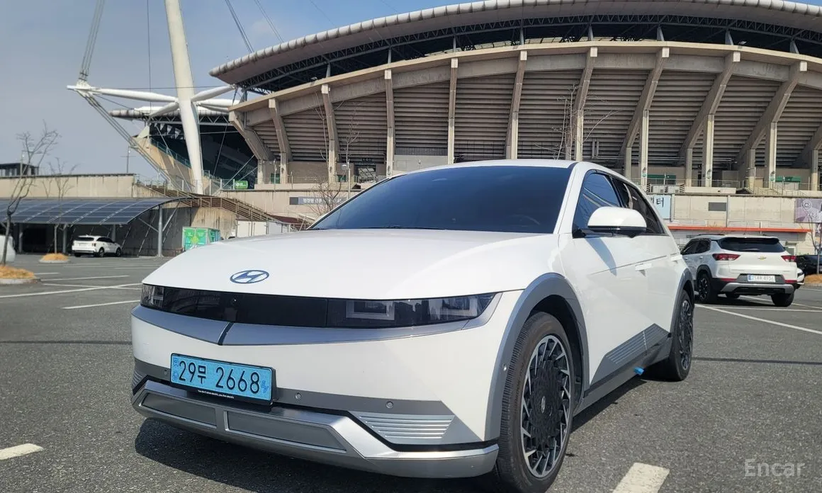 Фото 1 - Hyundai Ioniq 5