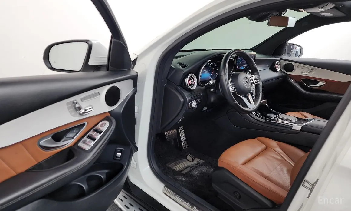 Photo 10 - Mercedes-Benz GLC-Class