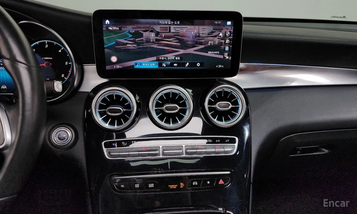 Photo 14 - Mercedes-Benz GLC-Class