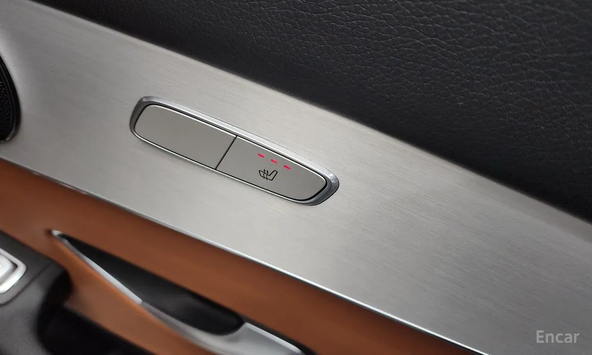 Photo 18 - Mercedes-Benz GLC-Class