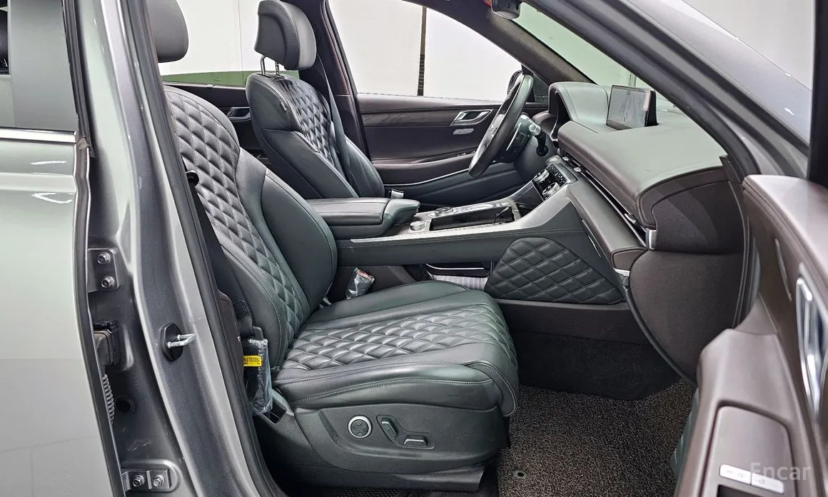 Фото 11 - Genesis GV80