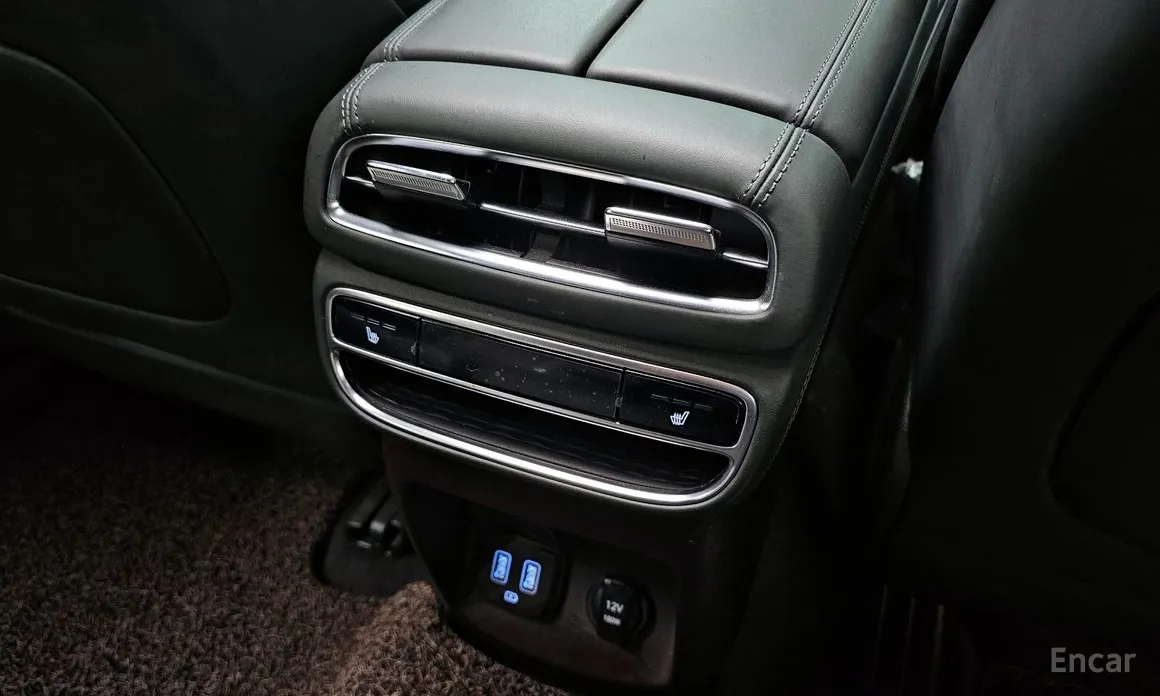 Фото 18 - Genesis GV80