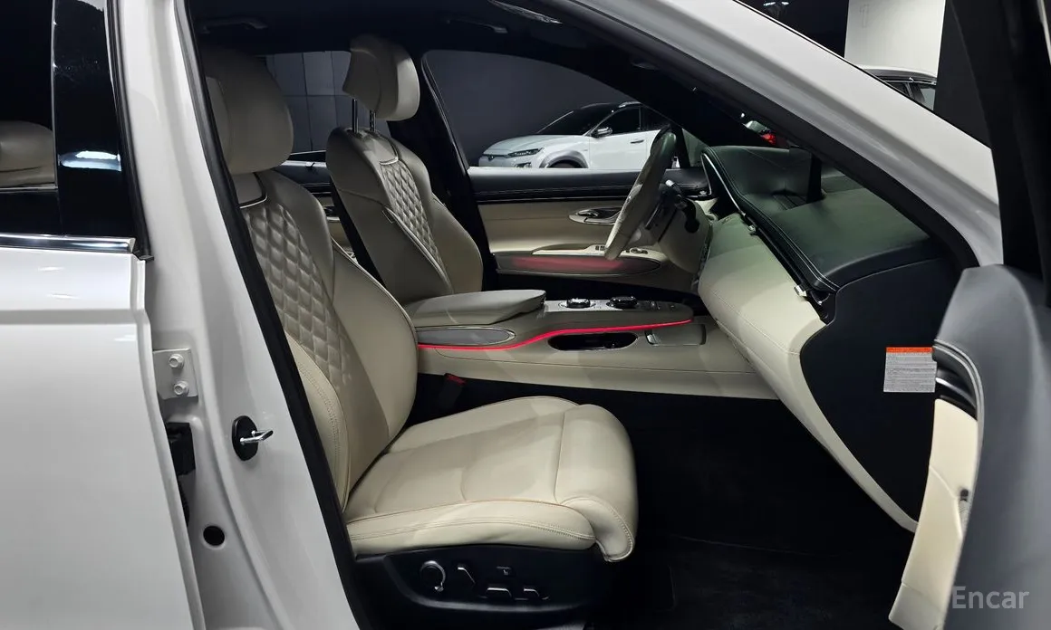 Фото 10 - Genesis GV70