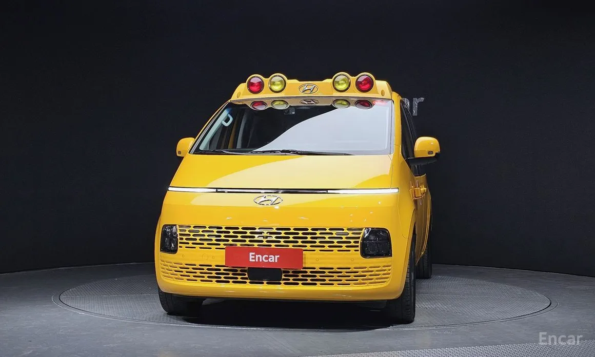 Фото 3 - Hyundai Staria