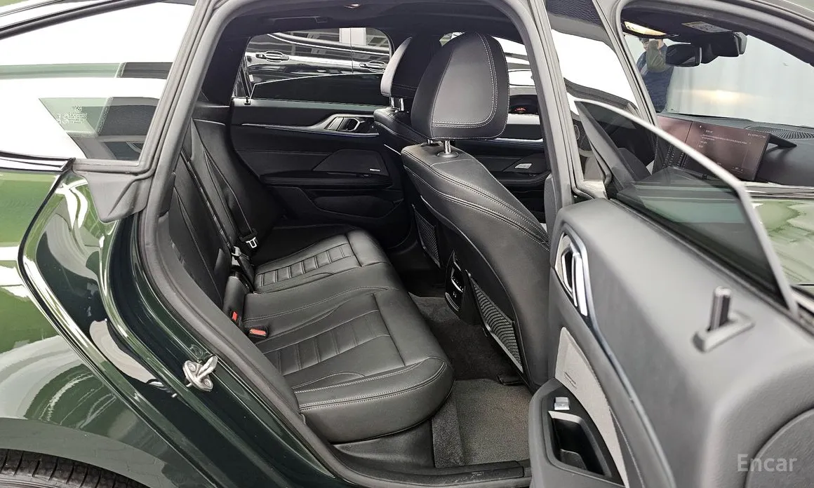 Фото 12 - BMW i4