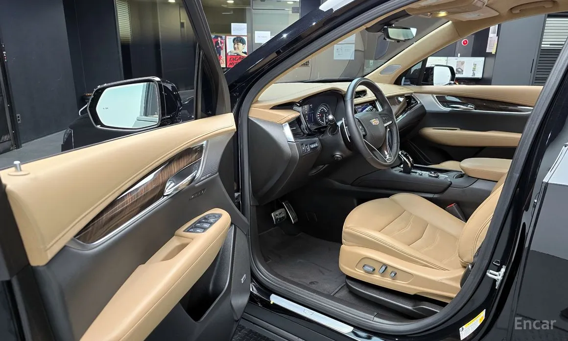 Фото 11 - Cadillac XT6