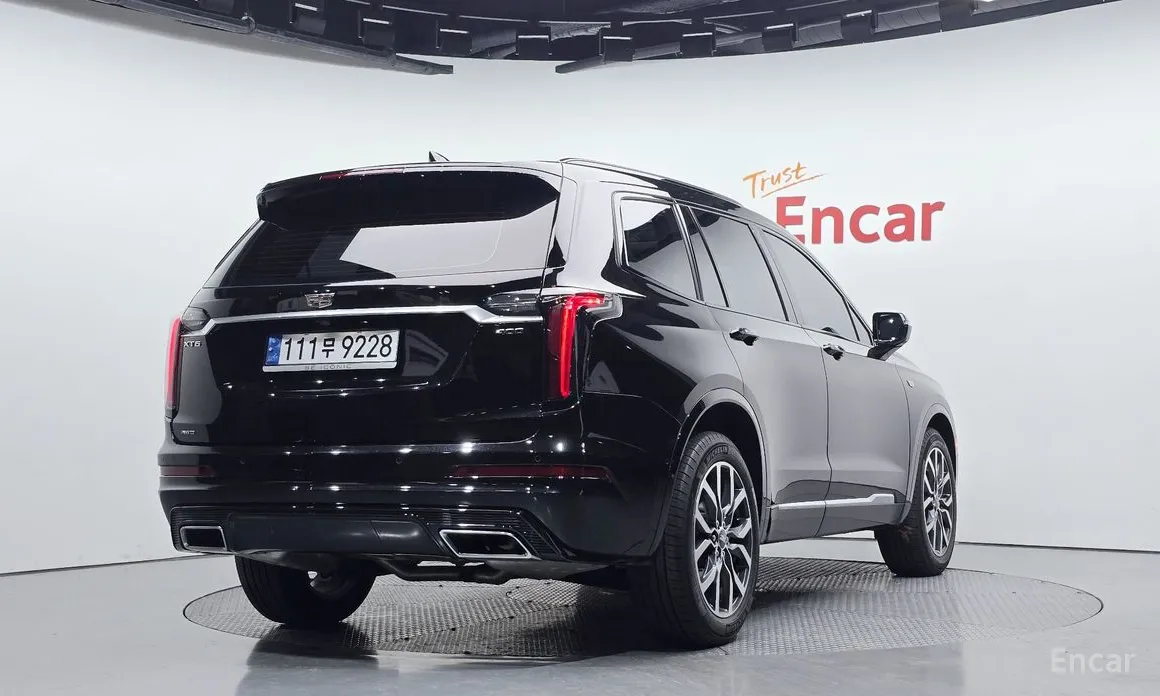 Фото 2 - Cadillac XT6