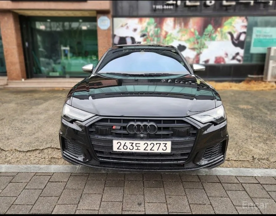 Фото 1 - Audi S6