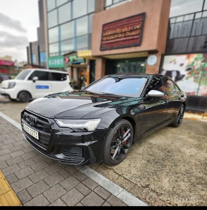 Фото 2 - Audi S6