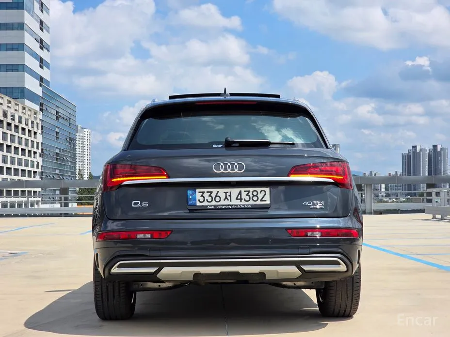 Photo 4 - Audi Q5
