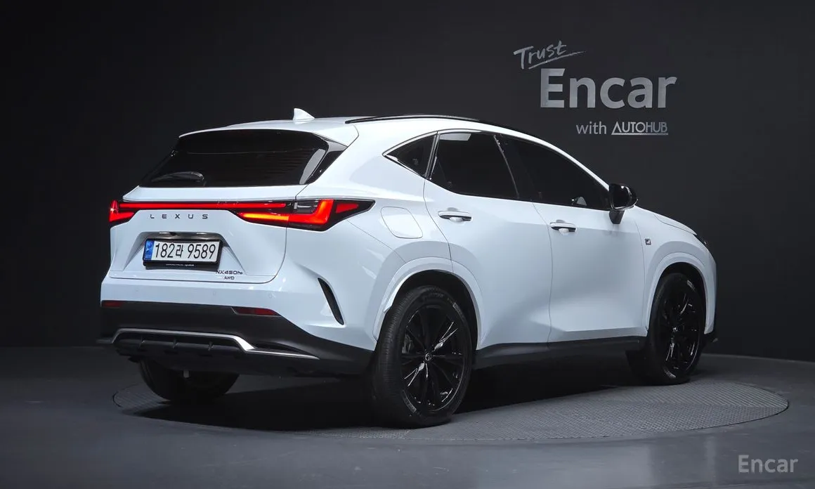 Фото 2 - Lexus NX