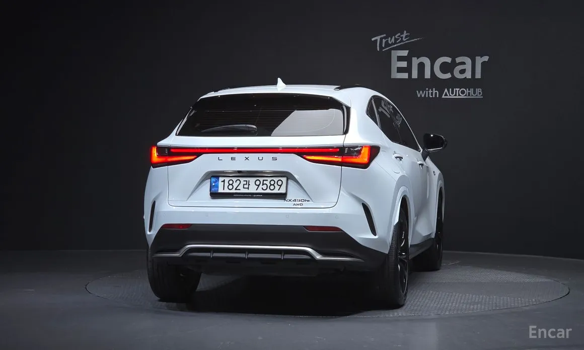 Фото 4 - Lexus NX