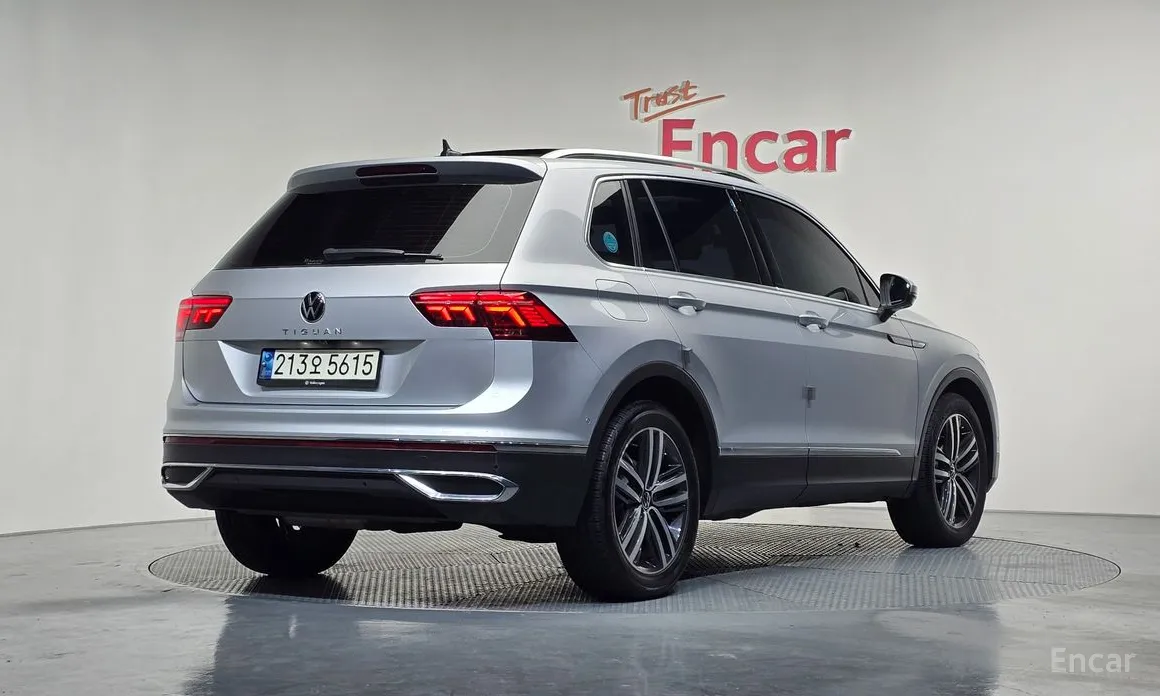 Фото 2 - Volkswagen Tiguan