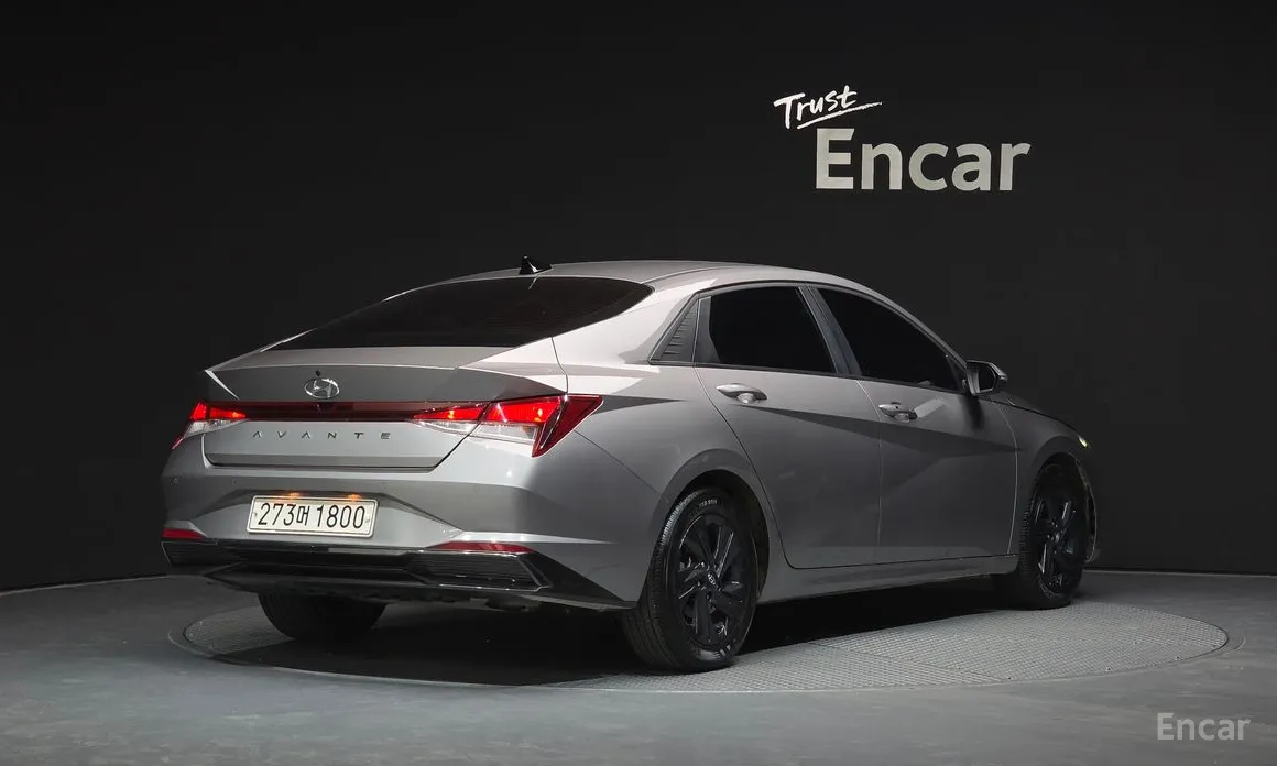 Фото 2 - Hyundai Avante