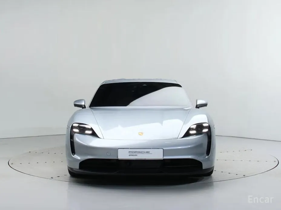 Фото 3 - Porsche Taycan