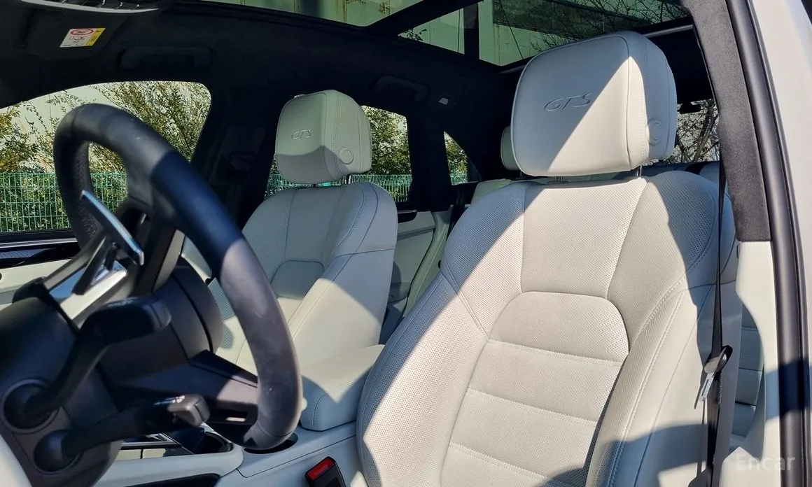 Фото 12 - Porsche Macan