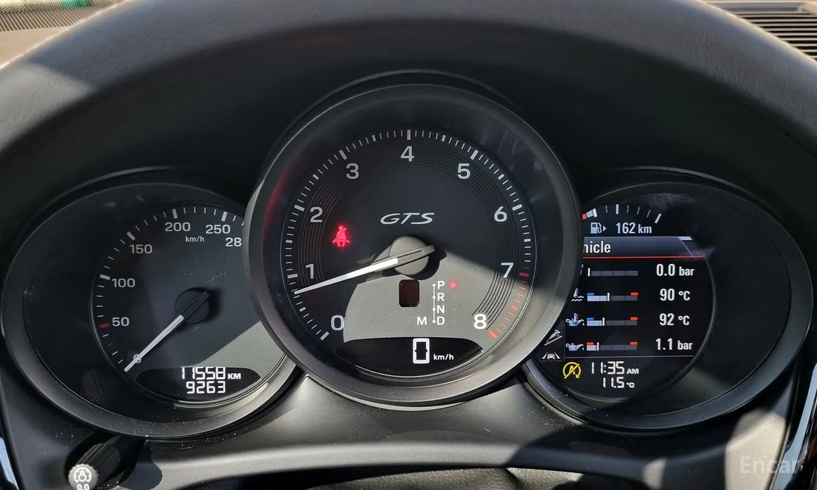 Фото 16 - Porsche Macan