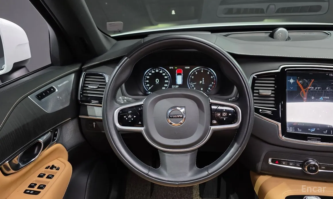 Фото 13 - Volvo XC90