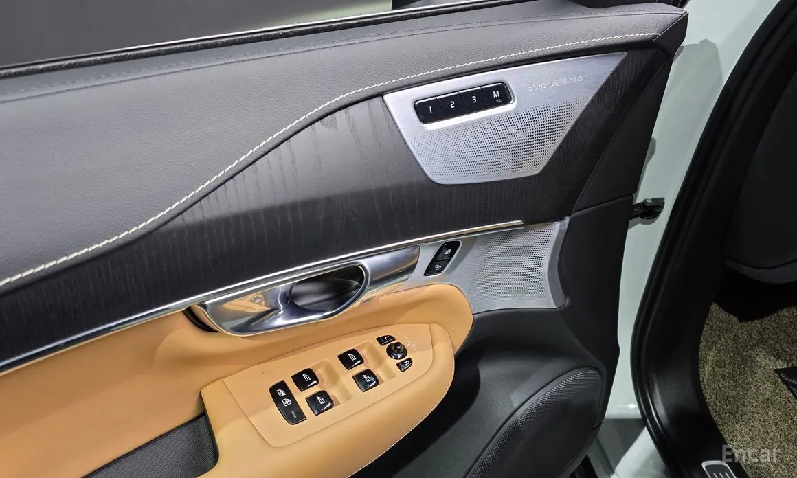 Фото 17 - Volvo XC90