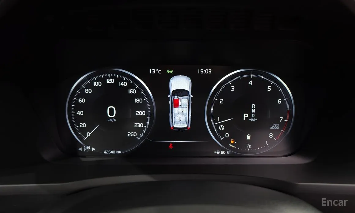 Фото 8 - Volvo XC90