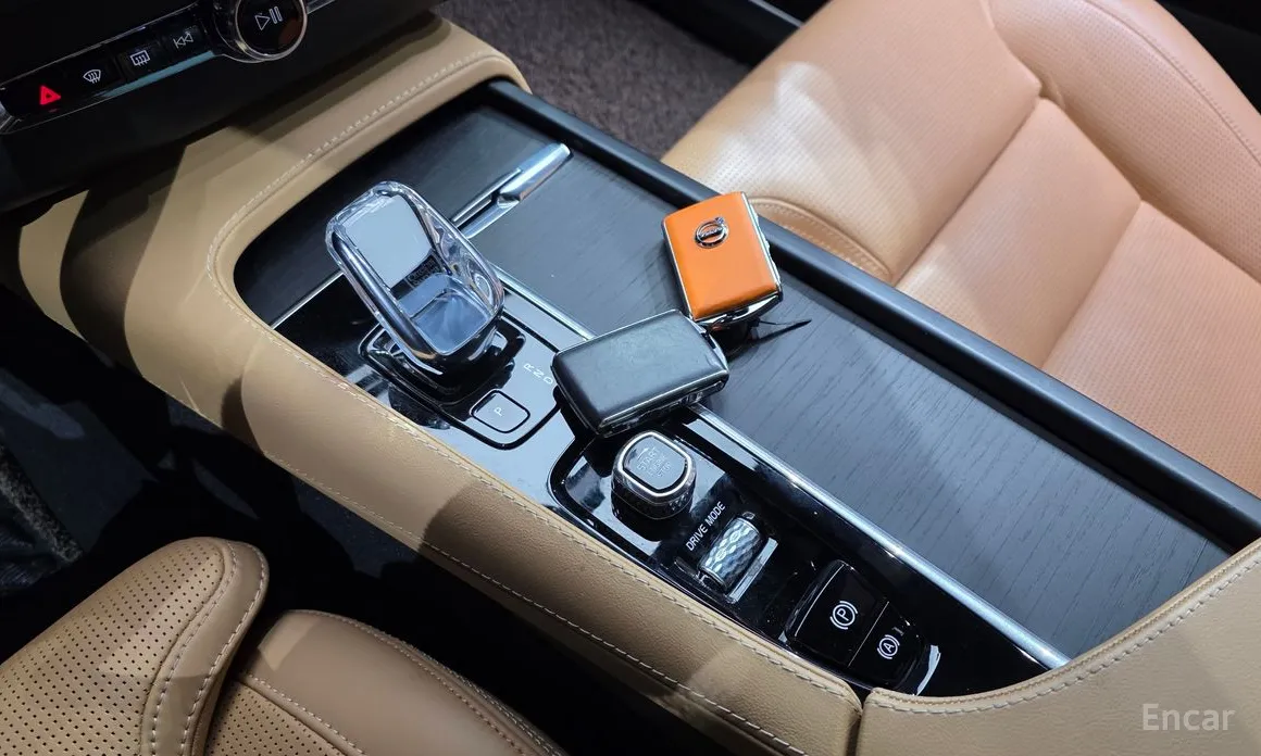 Фото 9 - Volvo XC90