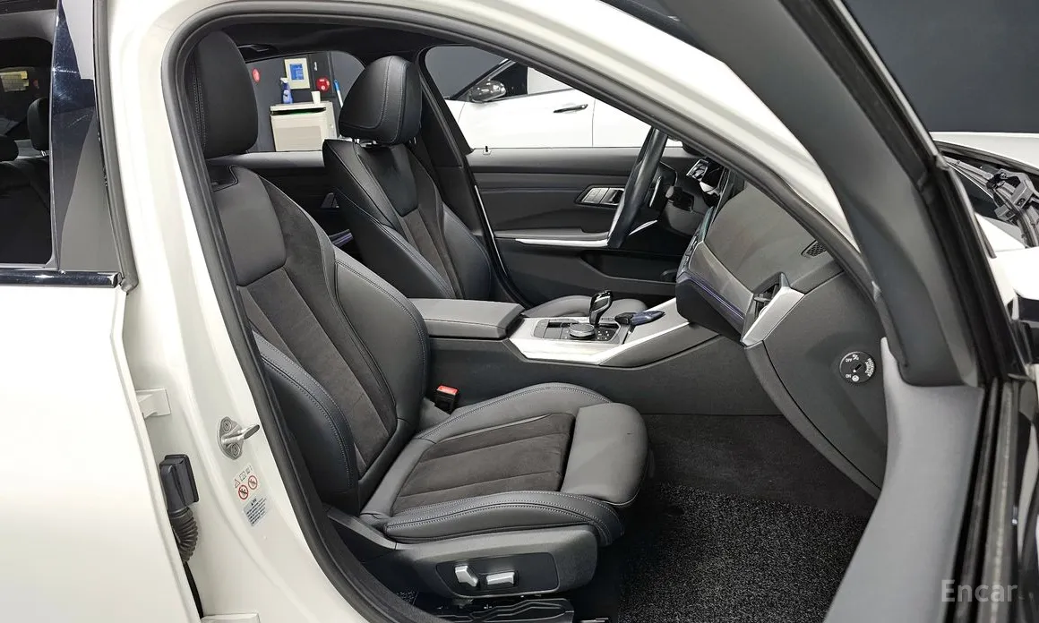 BMW 3 Series 2019 320i M Sport
