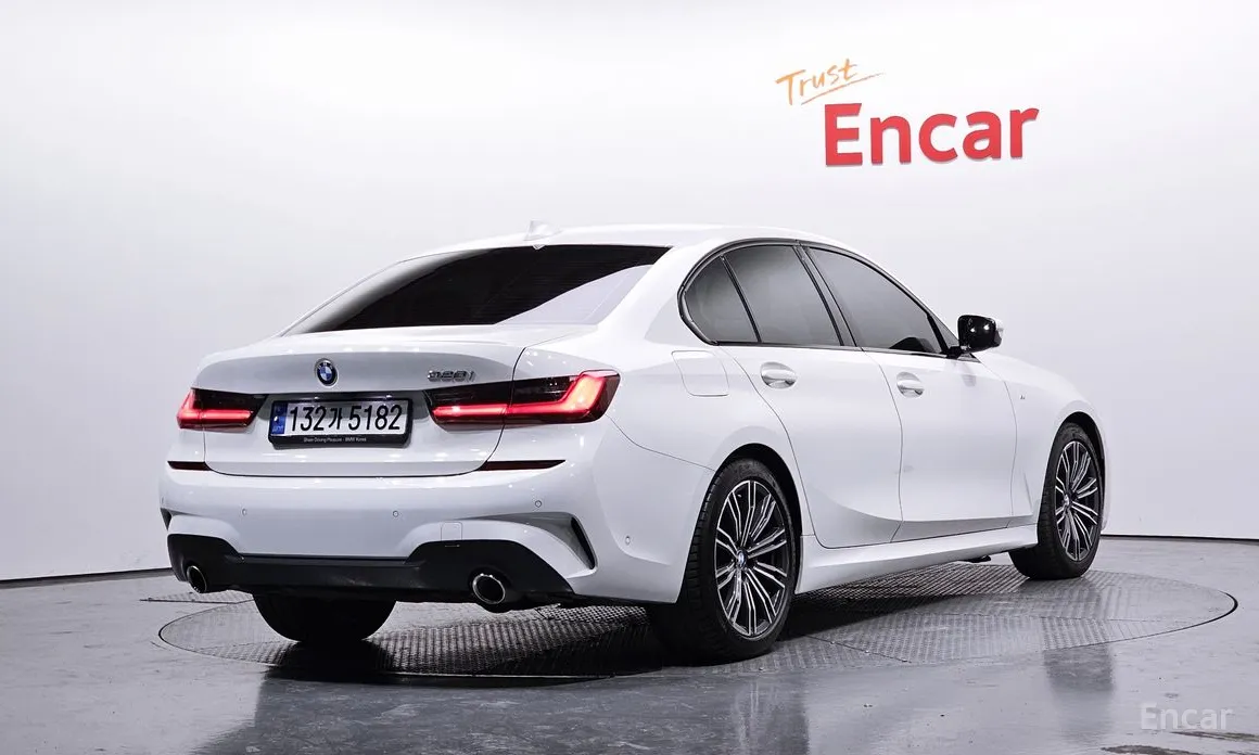 BMW 3 Series 2019 320i M Sport