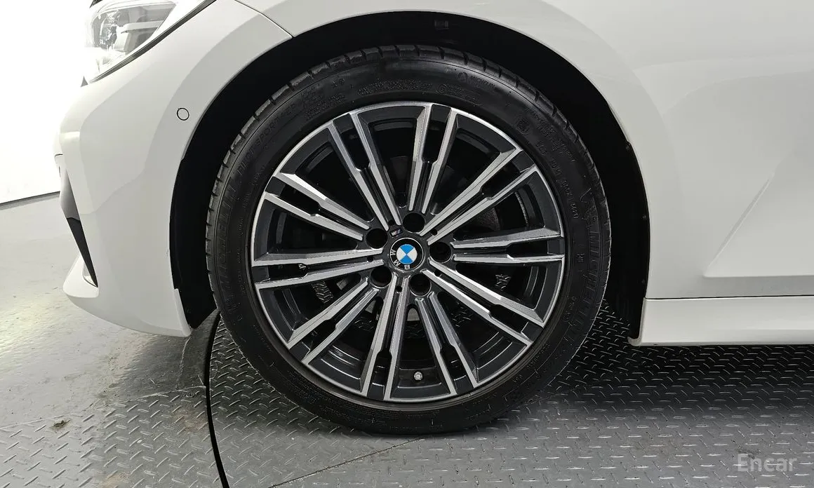 BMW 3 Series 2019 320i M Sport