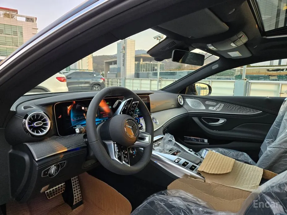 Фото 10 - Mercedes-Benz AMG GT