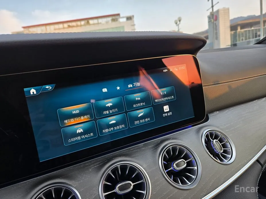 Фото 12 - Mercedes-Benz AMG GT