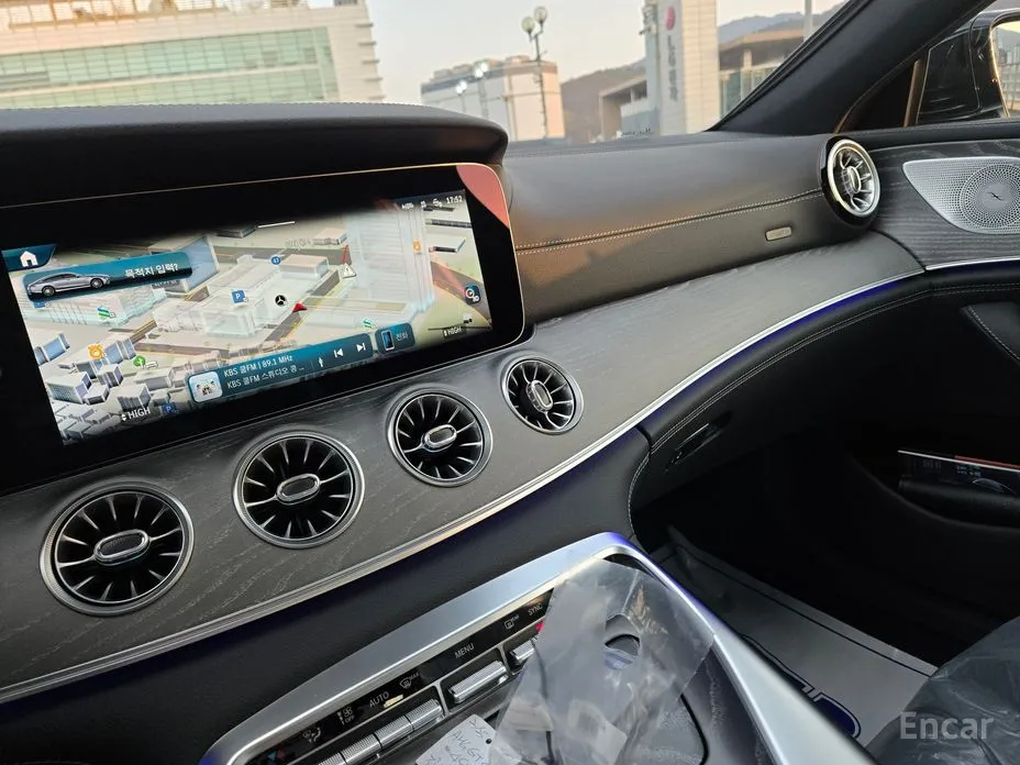 Фото 13 - Mercedes-Benz AMG GT