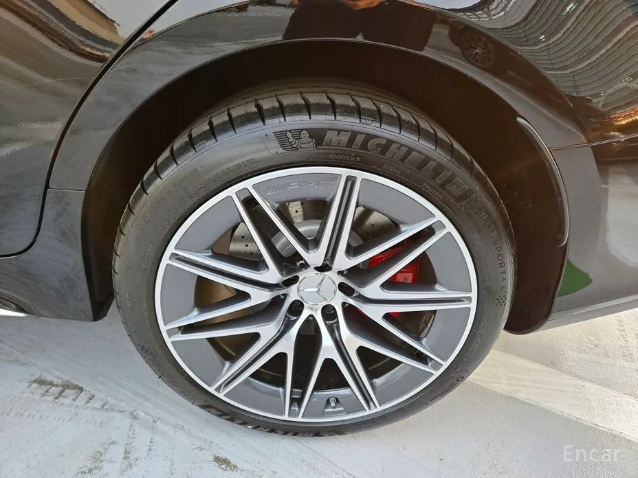 Фото 16 - Mercedes-Benz AMG GT