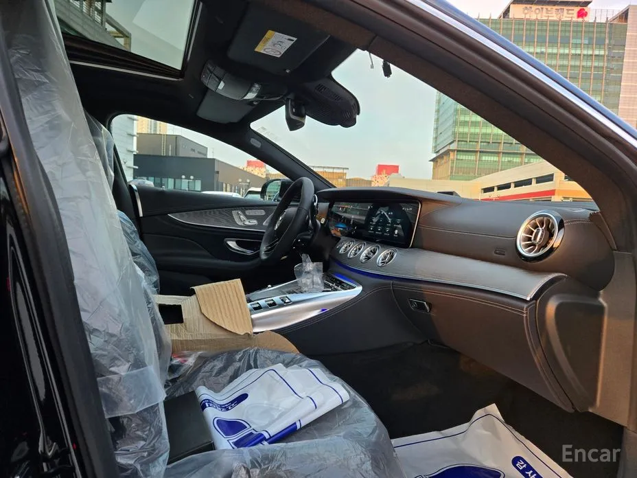 Фото 7 - Mercedes-Benz AMG GT