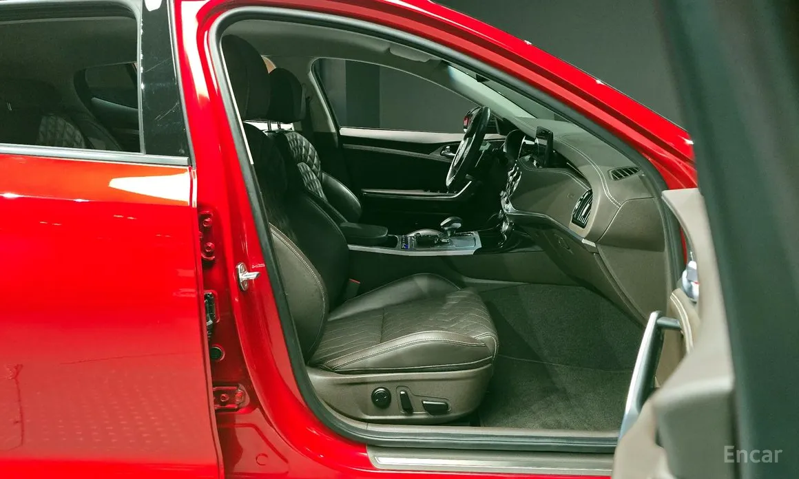 Фото 11 - Kia Stinger