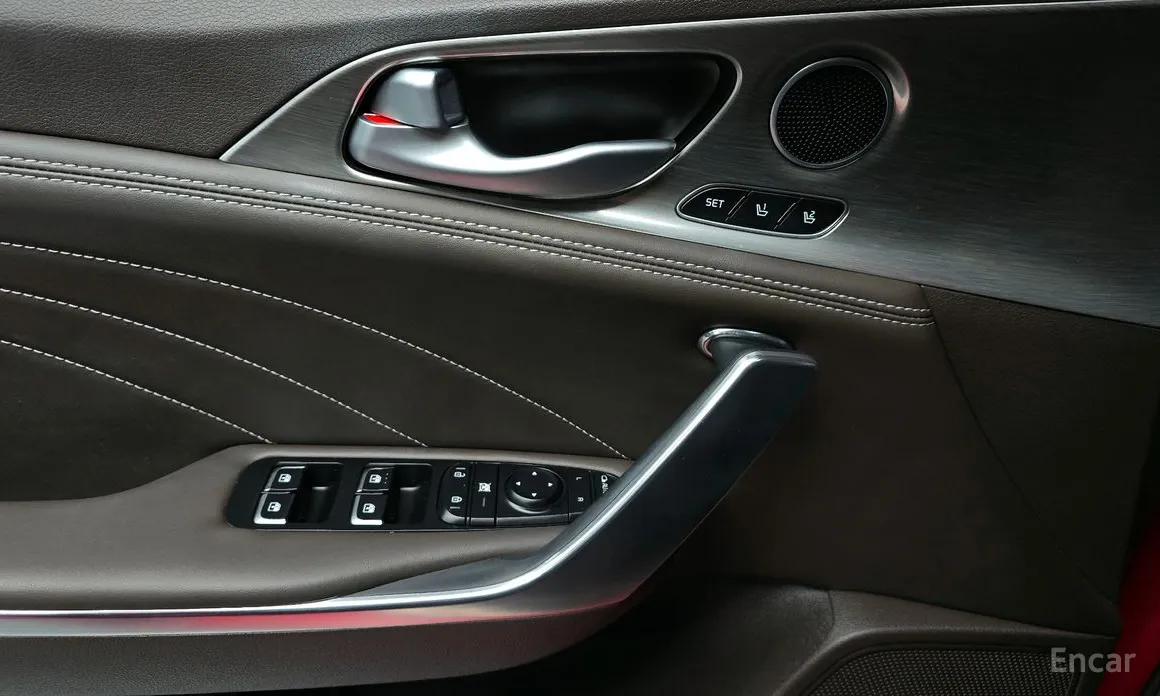 Фото 18 - Kia Stinger