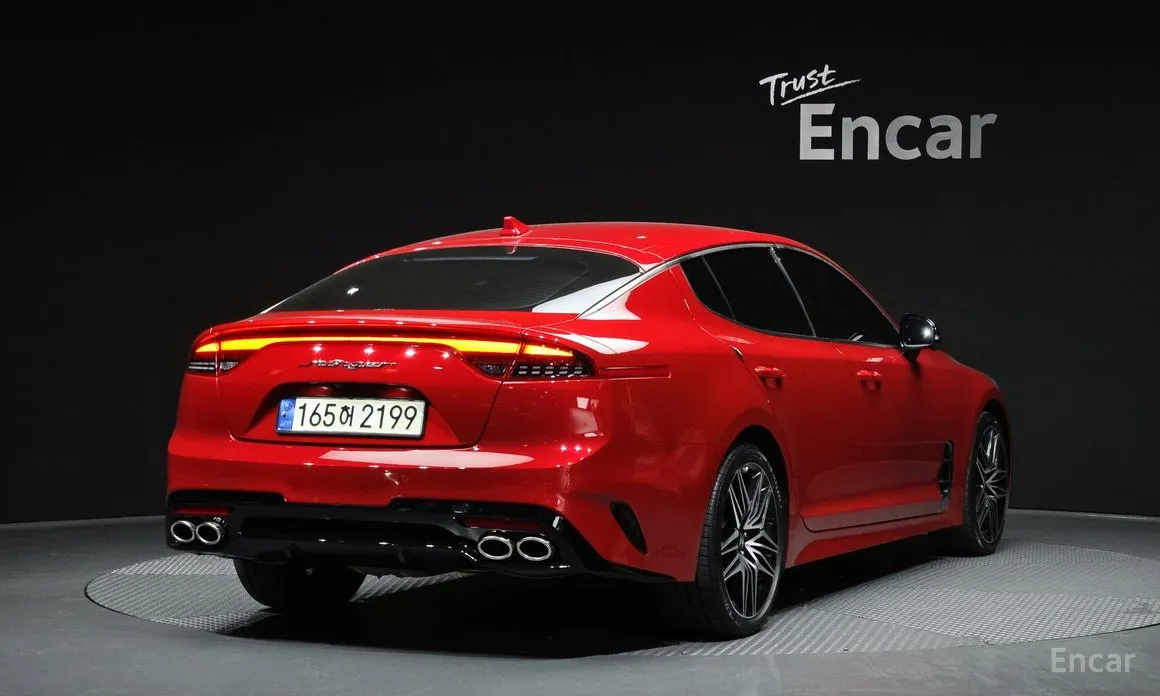 Фото 2 - Kia Stinger